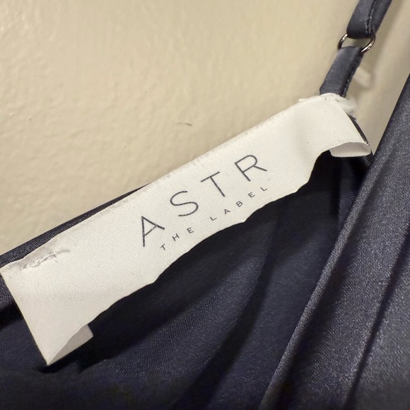 Astr Charcoal Twist Front Satin Midi Dress Size Small - Picture 3 of 6